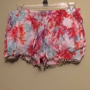 Tropical printed flowy shorts